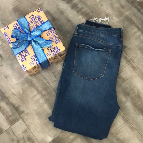 Refuge Ankle Cut Jeans - Picture 2 of 3